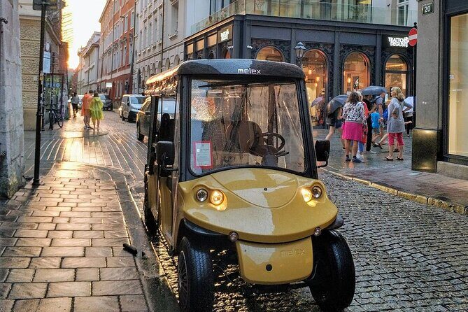 1-Hour Tour to Krakow's Old Town by Electric Golf Cart - Stop 3: Main Market Square and the tenement-house stories