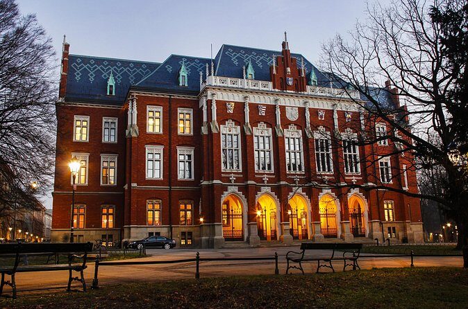 2-Hour City Walking Tour in Creepy Krakow - Wawel Dragon: why Krakow’s monsters matter