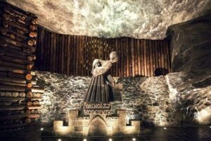 Auschwitz-Birkenau and Salt Mine Full day tour - Auschwitz-Birkenau: Making Sense of the “Two Parts” in ~3 Hours