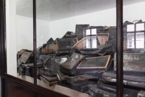 Auschwitz-Birkenau: Day Trip & Transfer from Kraków - Ride Time and Comfort: Air-Conditioned, but Not a Sit-and-Scroll Day