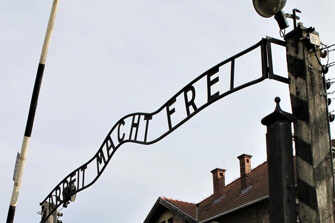 Auschwitz & Birkenau English guided tour by private transport from Katowice - Key reasons this tour works well