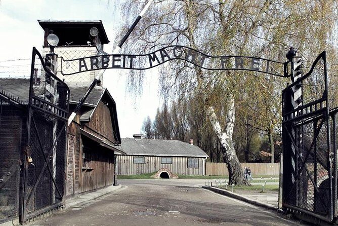 Auschwitz-Birkenau Guided Tour by Private Transport from Krakow - Auschwitz I: your guided time and how to use it well