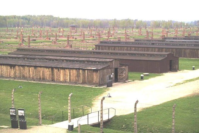 Auschwitz-Birkenau guided tour from Krakow with a private transport - Entering Auschwitz I: How the Guided Structure Helps