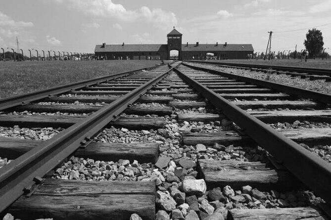 Auschwitz Birkenau Guided Tour/Skip The Line/PickUp/Guide ENG - Skip-the-line effect: getting in fast and staying respectful