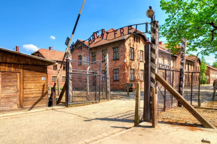 Auschwitz-Birkenau: Guided Tour with Fast Track Ticket - Rules, What to Bring, and What Can Trip You Up
