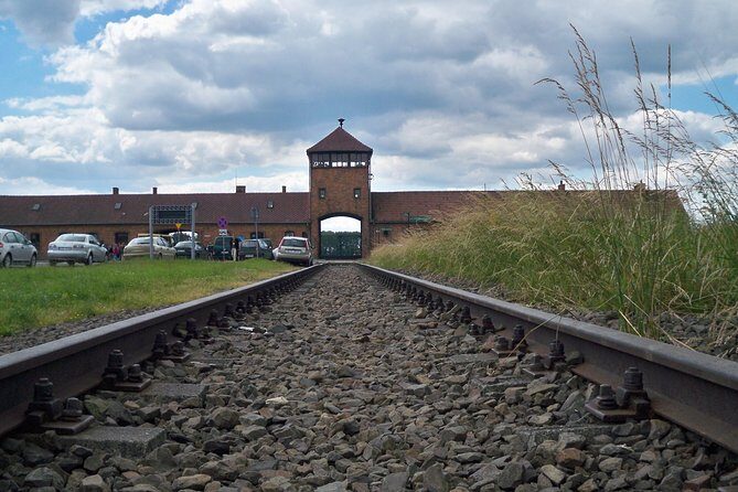 Auschwitz-Birkenau last minute guided Tour - Hotel pickup from Krakow: why this matters on a hard day