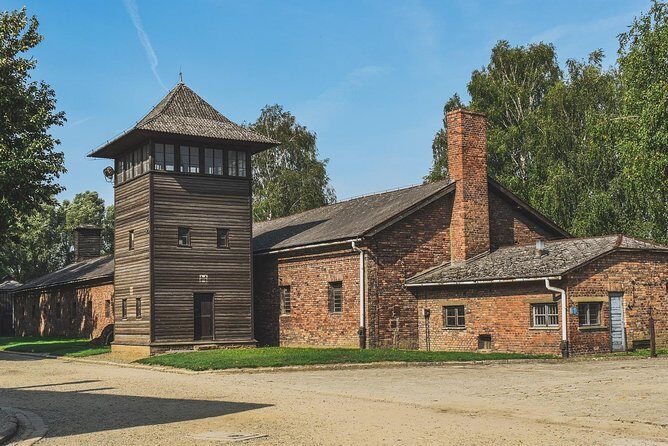 Auschwitz & Birkenau Live Guide Tour Entrance Ticket - Meeting at Stanisławy Leszczyńskiej 11: plan for timing, not just arrival
