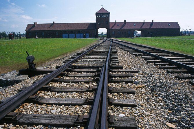 Auschwitz-Birkenau Museum and Memorial Guided Tour from Krakow - Key things I’d watch for