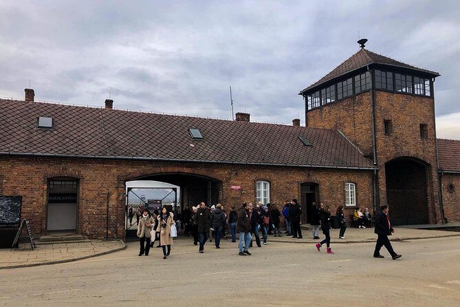 Auschwitz Birkenau Tour with Private Transport from Kraków - Private Kraków pickup that makes an 7-hour Auschwitz day workable