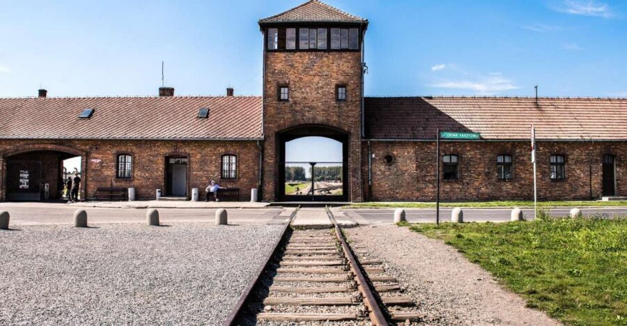 Auschwitz Ticket and Full-Day Tour from Krakow - Auschwitz I: the administrative camp stop that sets the frame