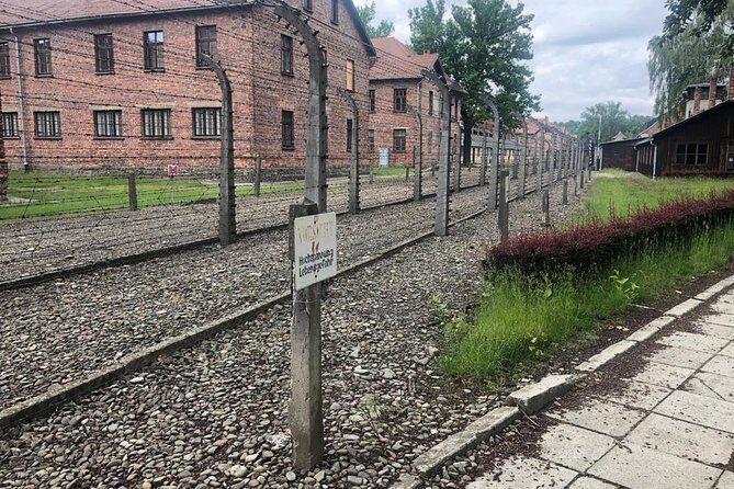 Auschwitz Trip From Krakow - English Speaking Guided Tour - The early pickup in Krakow: smooth if you plan ahead