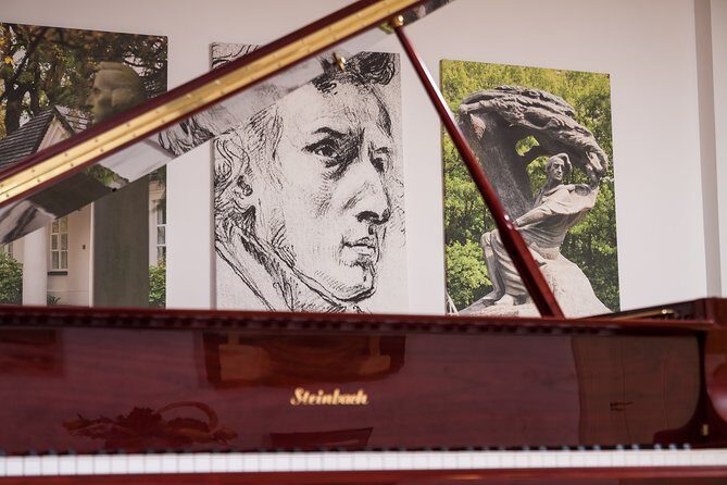 Chopin Piano Concert at Chopin Gallery with a Glass of Wine - After the Music: Easy Krakow Old Town by Night (Your Walk Starts Immediately)