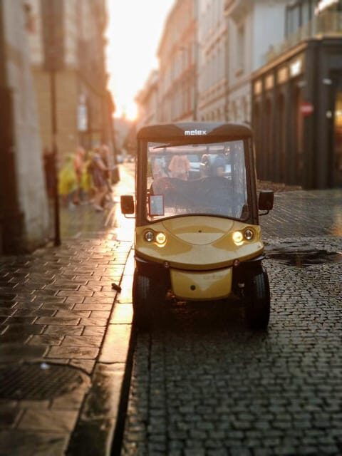 Cracow: Jewish Quarter and Ghetto Sightseeing Golf Cart Tour - What You’ll See in Kazimierz: Monuments, Streets, and Local Art