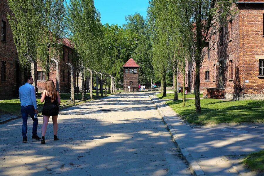 From Krakow: Auschwitz Birkenau Small Group Tour with Pickup - Auschwitz I: the guided 2-hour tour that makes the site legible