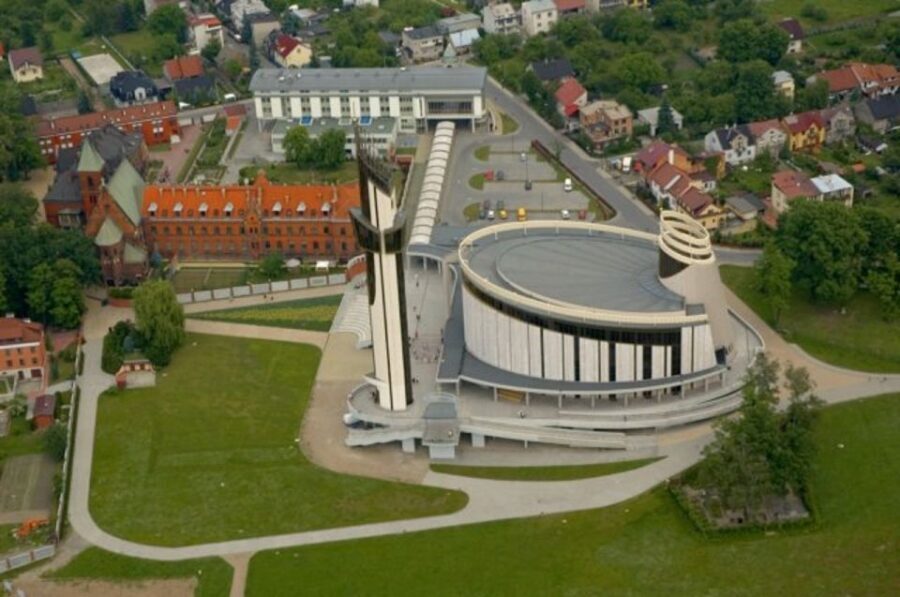 From Kraków: Częstochowa & Łagiewniki Pilgrim Sites Tour - Basilica and Monastery Time: Getting the Most Without Rushing
