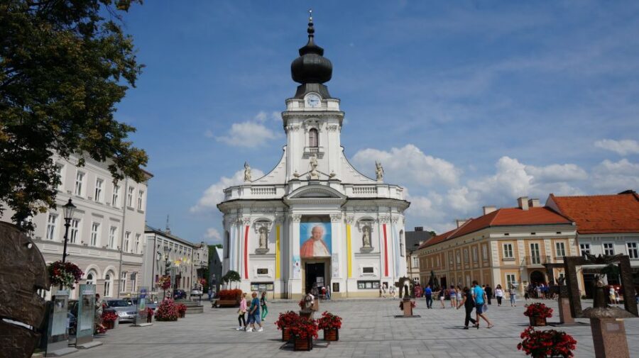 From Krakow: Full-Day Wadowice & Czestochowa Tour - Hotel pickup and the ride out of Krakow