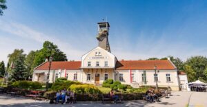 From Krakow: Guided Tour in Wieliczka Salt Mine - The Krakow ride: getting there without burning your whole day