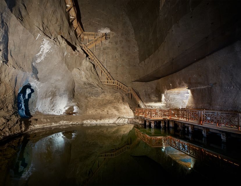 From Krakow: Guided Wieliczka Salt Mine and Chapel Tour - Krakow to Wieliczka: how the timing really works