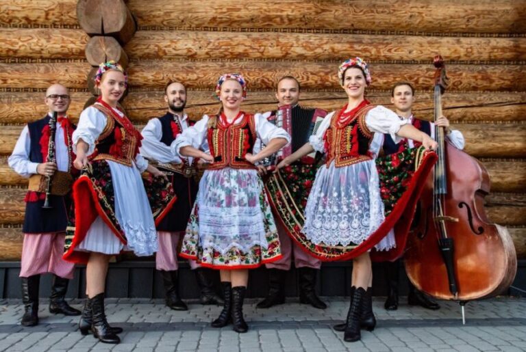 From Krakow: Polish Folk Show with All-You-Can-Eat Dinner - The 3-course meal and endless buffets: what you actually get