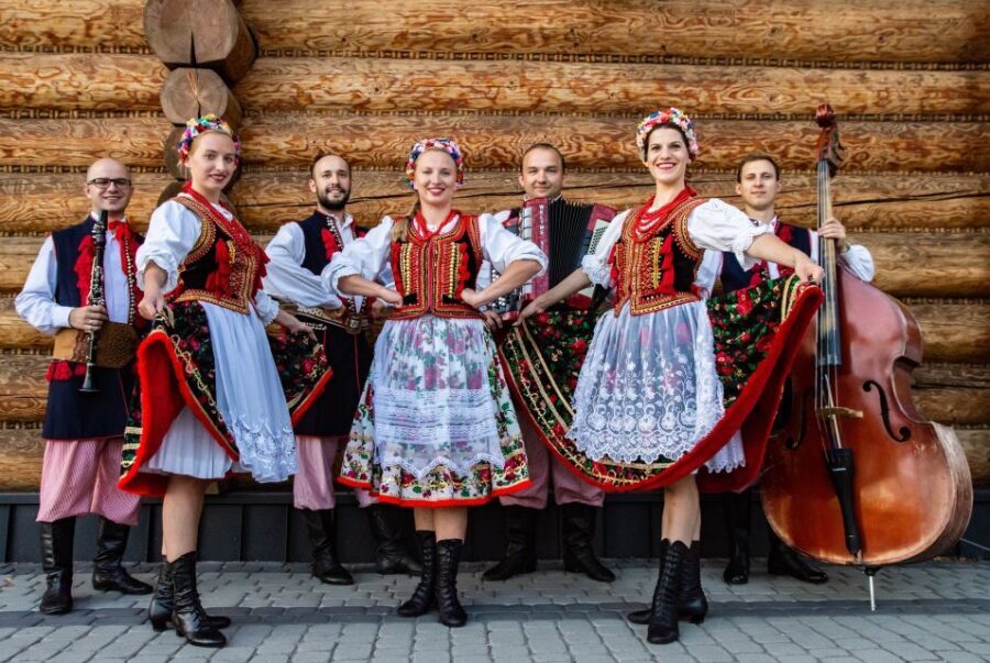 From Krakow: Polish Folk Show with All-You-Can-Eat Dinner - The 3-course meal and endless buffets: what you actually get