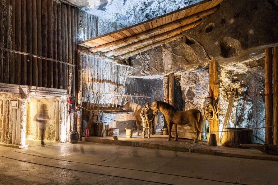 From Krakow: Private Wieliczka Salt Mine Tour - The 2.5-hour guided walk: almost 3 km of salt chambers