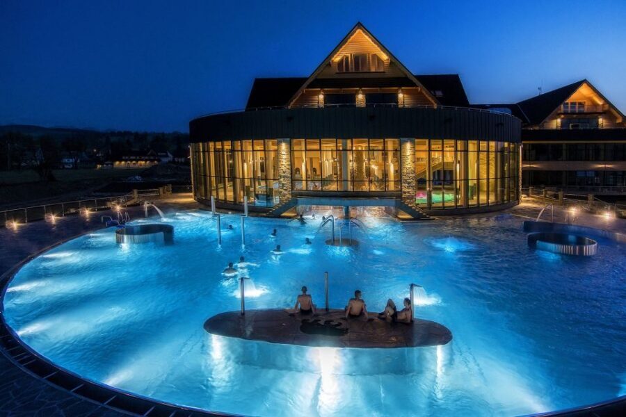 From Krakow: Slovakia Treetop Walk, Zakopane & Thermal Spa - Guides and Day Flow: What Seems to Make the Difference