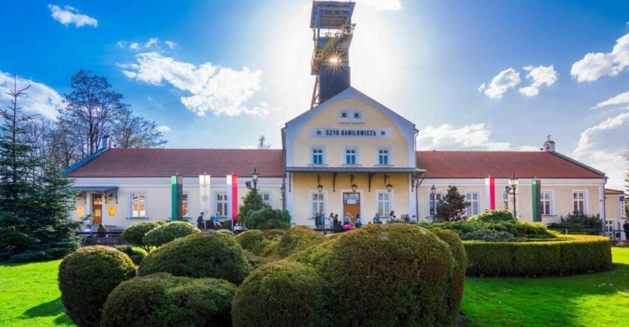 From Krakow: Wieliczka Salt Mine Tour & Skip the Line Ticket - The Krakow pickup and transfer: less hassle, more time for the mine