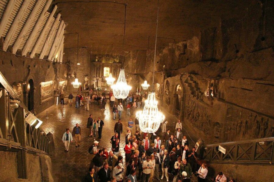 From Krakow: Wieliczka Salt Mine Tour - 800 stairs and 14–16°C: how to dress and pace yourself
