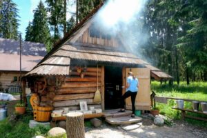 From Krakow: Zakopane Tour with Gubalowka Funicular & Museum - Krakow pickup and the ride into the Tatra Mountains: plan for the hours