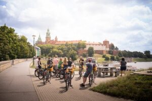 Full Bike Tour - the Old Town, Jewish Qtr & the Ghetto NEW BIKES - Meeting at Sławkowska 11 and getting set up right