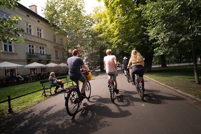 Full Bike Tour - the Old Town, Jewish Qtr & the Ghetto NEW BIKES - Stop-by-stop: Old Town scenes that set the stage
