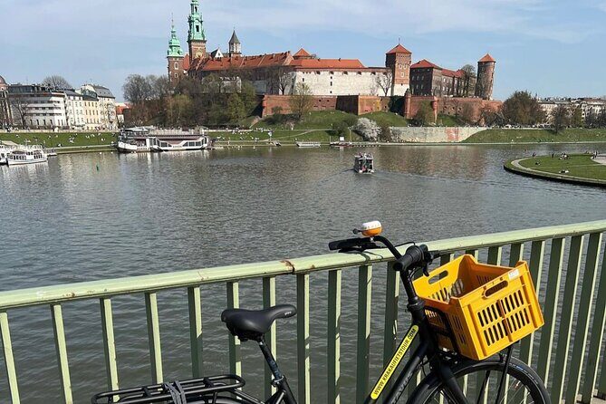 Full Bike Tour - the Old Town, Jewish Qtr & the Ghetto NEW BIKES - Finishing with parks and fortifications: the ride’s softer landing