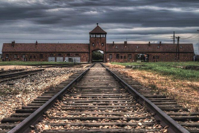Full-Day Tour of Auschwitz and Wieliczka Salt Mine from Krakow - Wieliczka Salt Mine: a guided step-down to something totally different