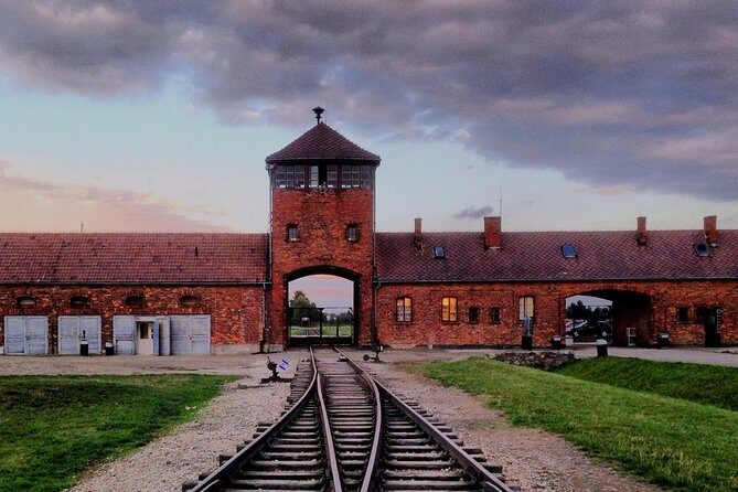 Full-Day Tour of Auschwitz and Wieliczka Salt Mine from Krakow - Price and value: what you’re paying for at $82.27