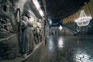 Full day tour to Auschwitz-Birkenau and Salt Mine with a local guide from Krakow - Auschwitz I and Auschwitz II: Why the Split Schedule Works