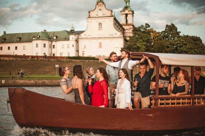 Gondola cruise The Vistula River Krakow private tour up to 12 person - What’s Included (and What You’ll Pay Separately)