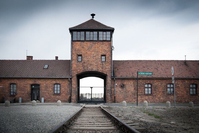 Guided Group Tour to Auschwitz-Birkenau from Krakow - Stop 3 at Auschwitz II Historical Gate: the final piece of the puzzle