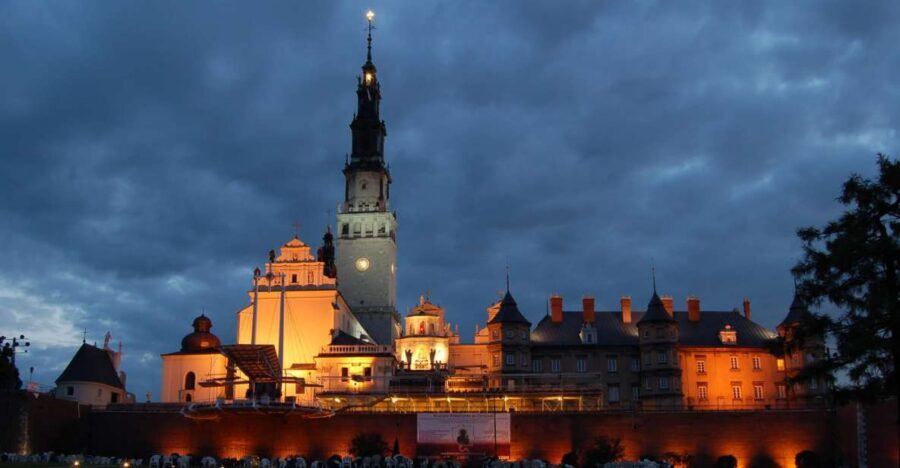 Half-Day Czestochowa Black Madonna Tour from Krakow - Inside the Pauline Monastery: Knight Hall and Treasury