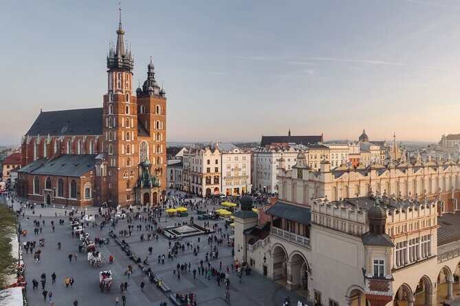 Historic Krakow : Old Town & Wawel Castle Walking tour - Key Things I’d Book This For