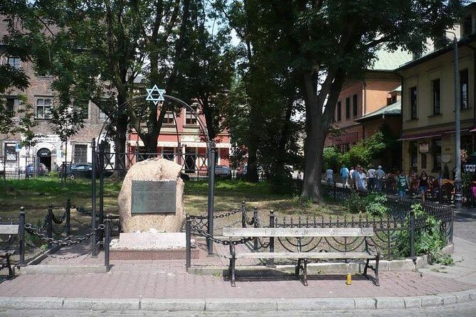 Jewish Quarter, Oskar Schindler's sites and Kraków under Nazi occupation - Kazimierz: the streets that give you context fast
