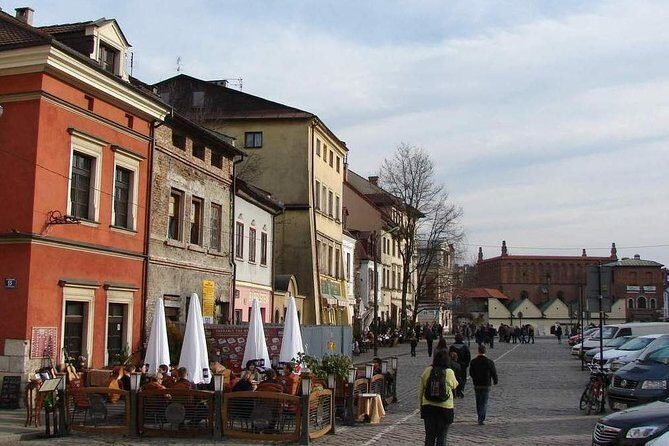 Jewish Quarter, Oskar Schindler's sites and Kraków under Nazi occupation - Synagogue stops: what’s included, what to expect, what to budget