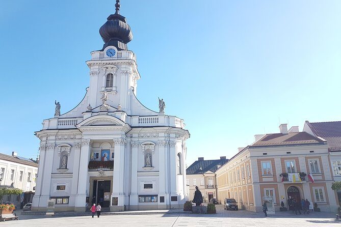 John Paul II Family House Museum & Wadowice Tour from Krakow - Stop 1: The Family Home of John Paul II