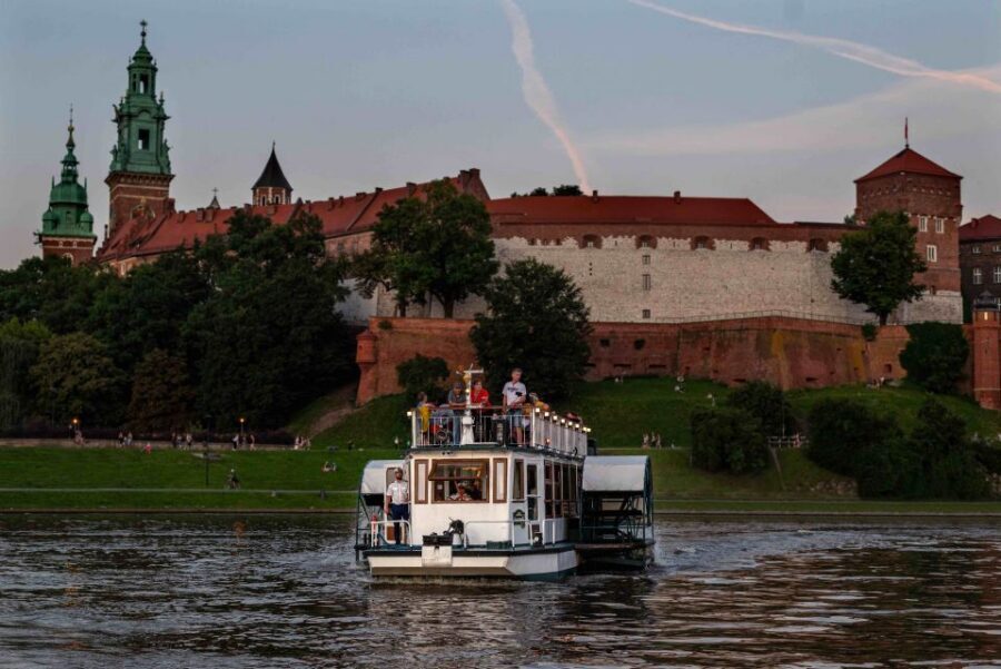 Krakow: 1-Hour Evening Vistula River Cruise - Key things you’ll notice on the Aqua Fun Vistula cruise