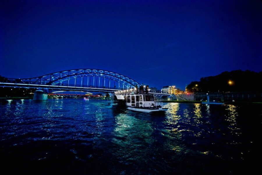 Krakow: 1-Hour Evening Vistula River Cruise - Should You Book the Aqua Fun 1-Hour Evening Vistula Cruise?