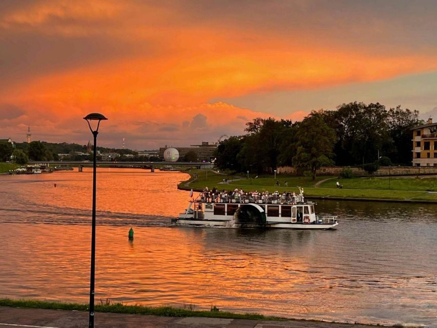 Krakow: 1-Hour Evening Vistula River Cruise - Why a 1-Hour Evening Cruise Works in Krakow