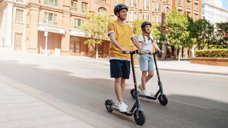 Krakow: 2h Old Town Scooter Tour - Meeting at Bike Rent Krakow and your quick scooter setup