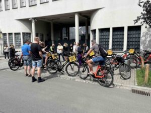 Krakow: 3-Hour Small Group Tour on E-Bike - Where You Meet and How the Bikes Work (So You Don’t Fight the Machine)