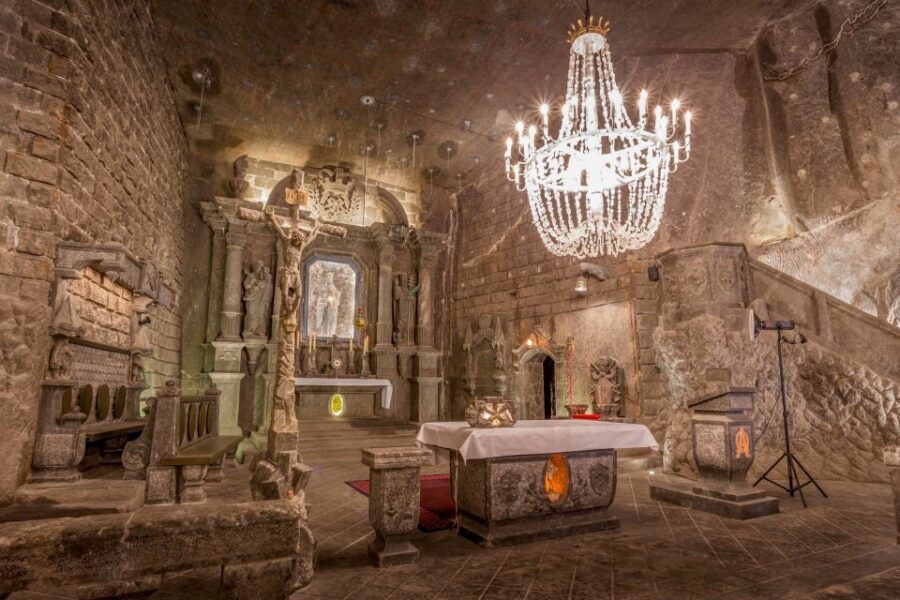 Krakow: Auschwitz and Wieliczka Salt Mine Combo Tour - Key Things That Make This Combo Worth Your Day