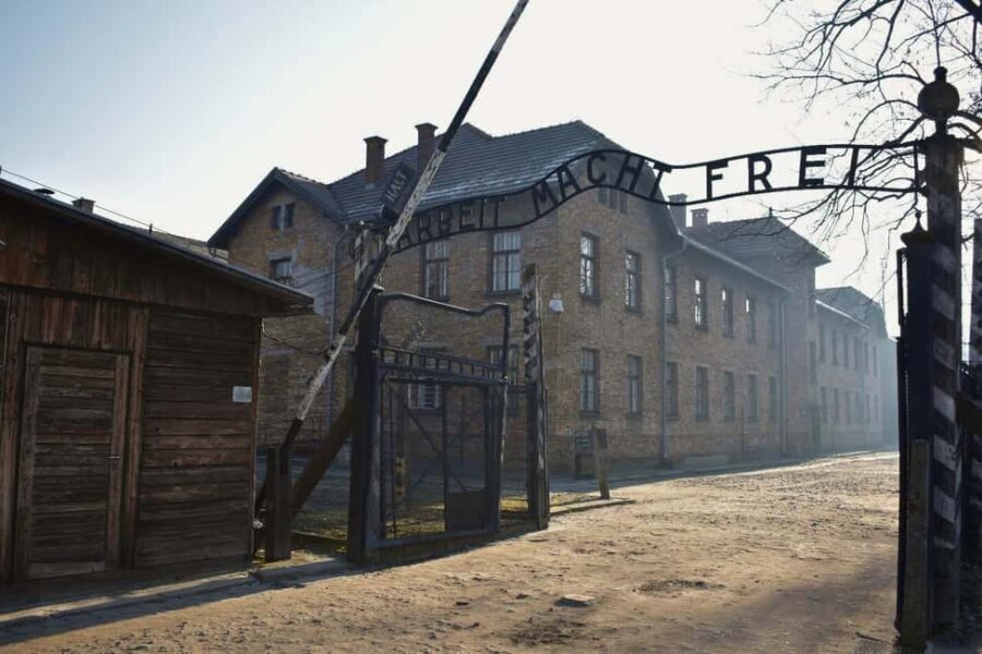 Krakow: Auschwitz-Birkenau Day Trip with Tour Leader - The ride to Oświęcim: where you get oriented before the memorial