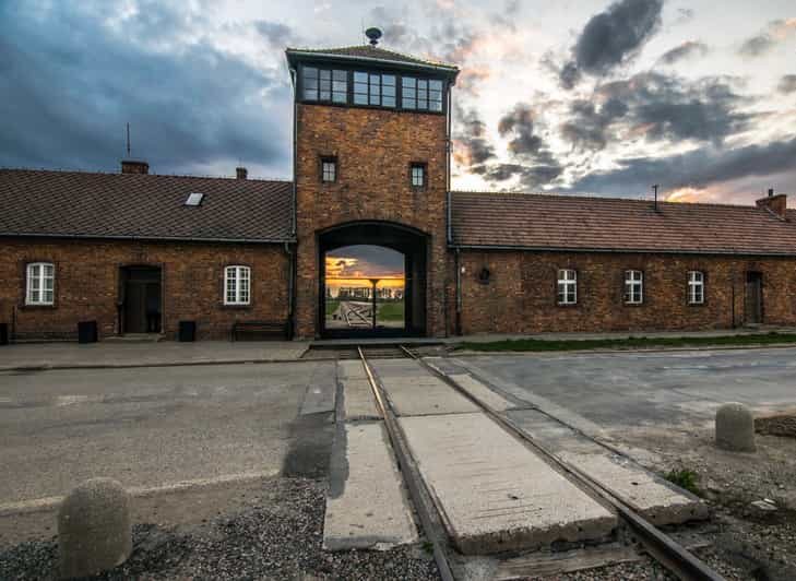 Krakow: Auschwitz-Birkenau Guided Tour with Pickup & Lunch - Auschwitz I: what you’ll see, and why the guide’s framing matters